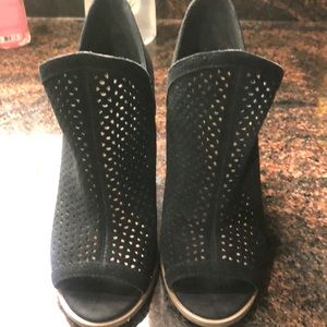 Lucky brand shoes Size 8 medium